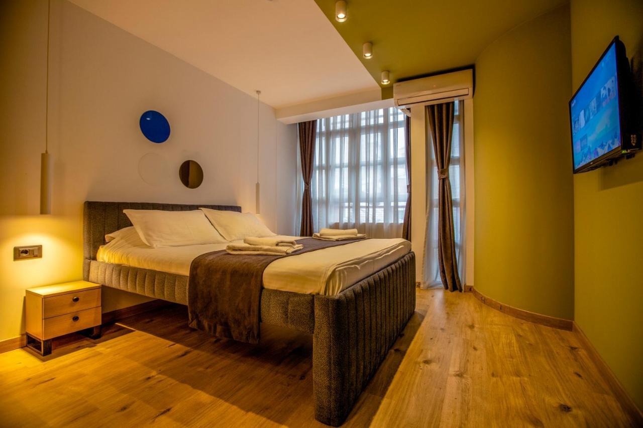 Hotel 4 Llulla Pristina Exterior foto