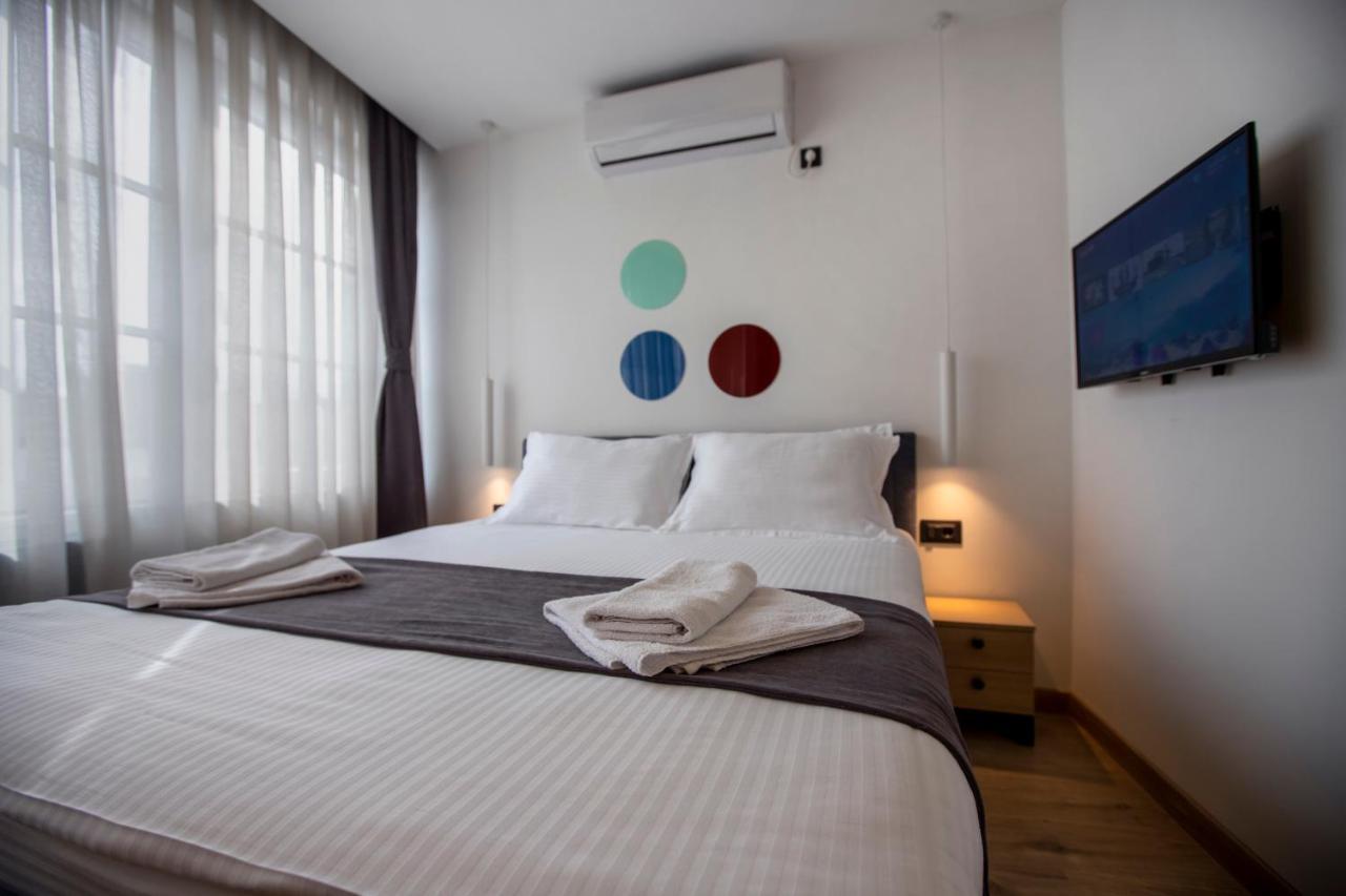 Hotel 4 Llulla Pristina Exterior foto